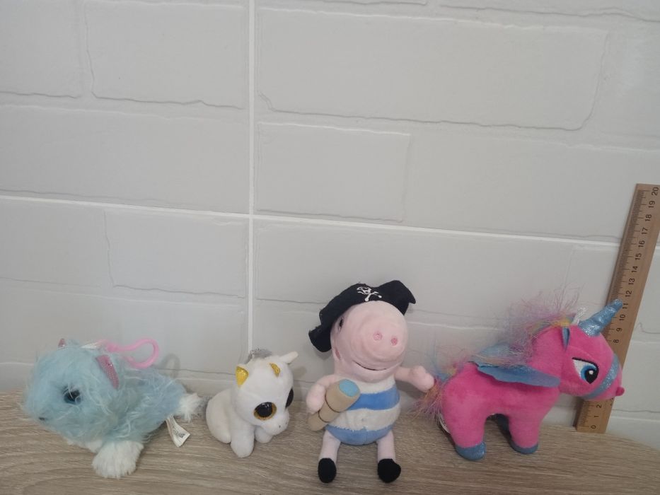 М'які іграшки. Різні. Класні.