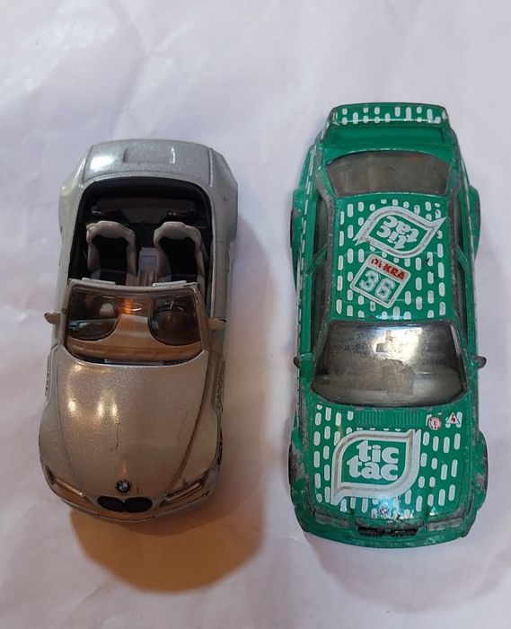 Duas miniaturas Burago Bmw em escala 1/43