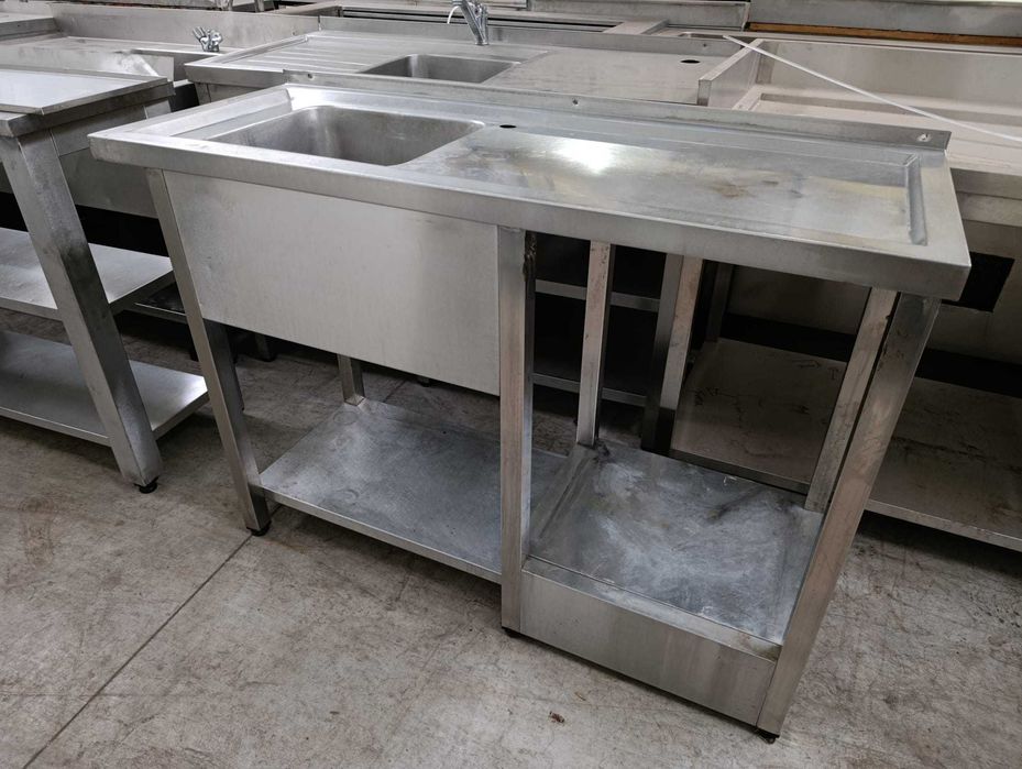 Movel em inox com pio