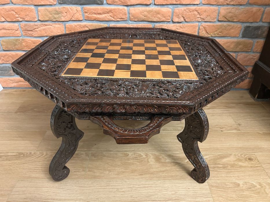 Wielki, ręcznie rzeźbiony zestaw szachów - przepiękne arcydzieło