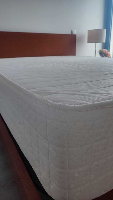 Cama de casal + estrado + colchão