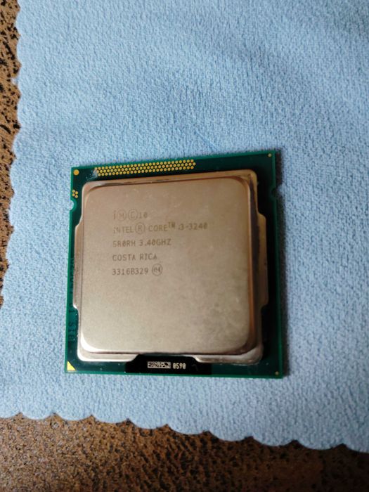 2 процесора  Intel  i3  та  pentium - 4 та 2 ядерні.