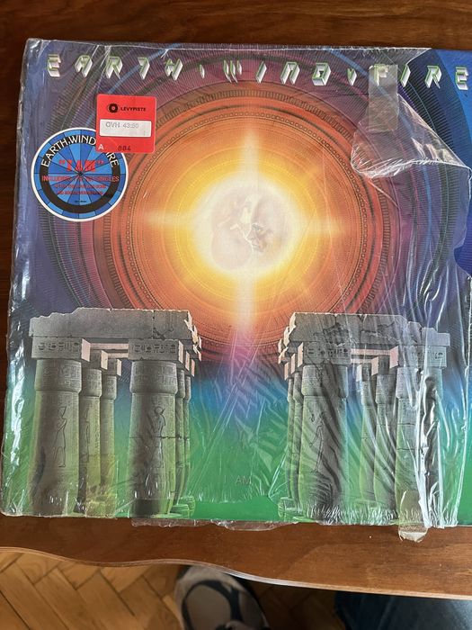 Винил: Earth, Wind & Fire - I Am.