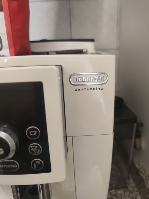 Máquina de café delonghi automática