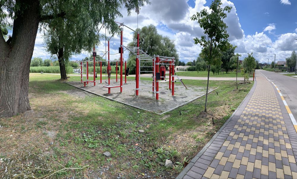 Будинок-дуплекс по ціні квартири біля озера