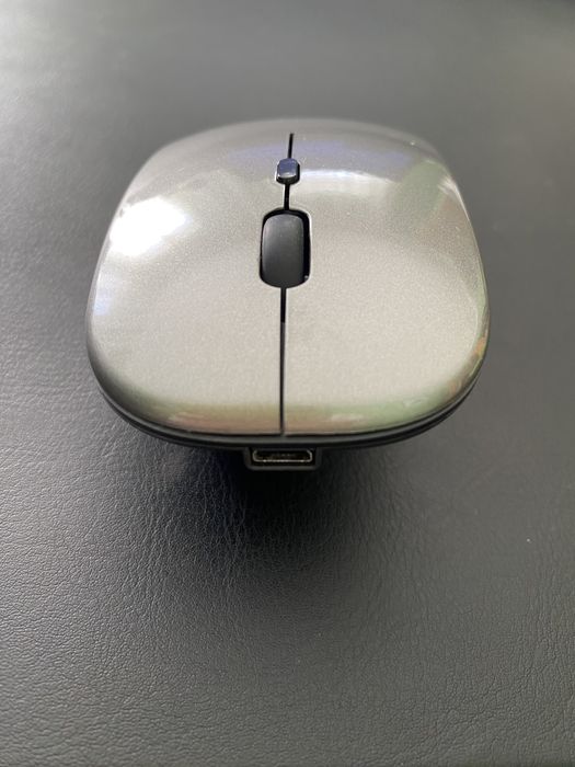 Dual-Mode Mouse in Very Good Condition64729524997507124