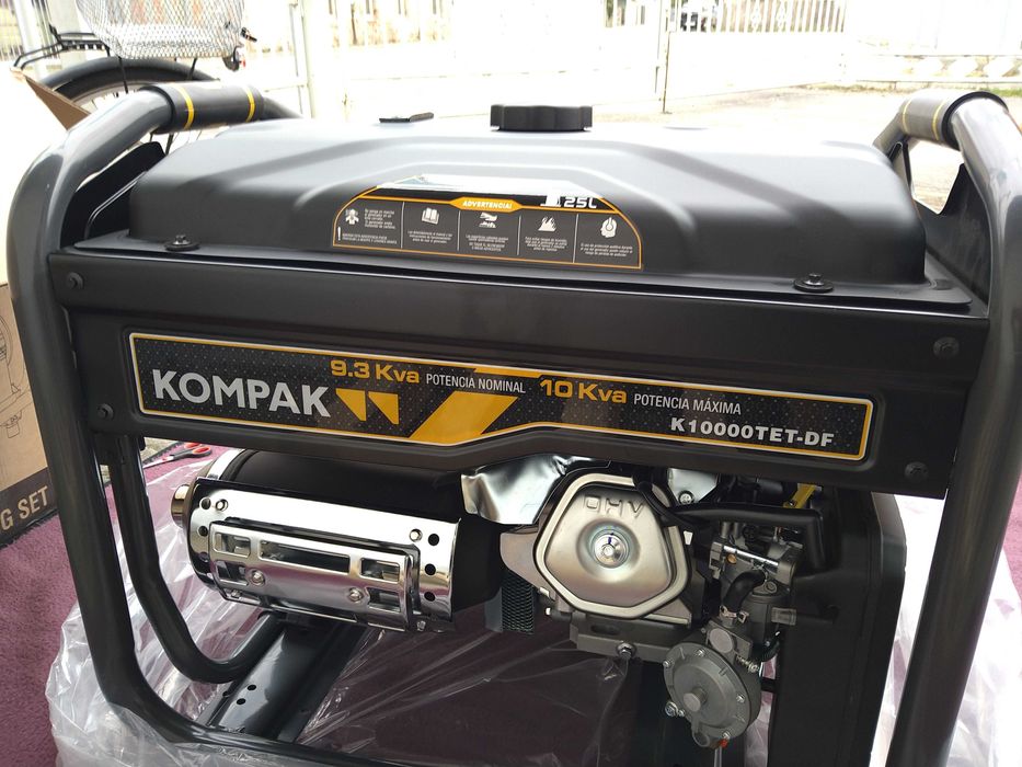 Генератор  KOMPAK К10000ТЕТ-DF 10кВА 230/400В ГАЗ и Бензин(Германия)