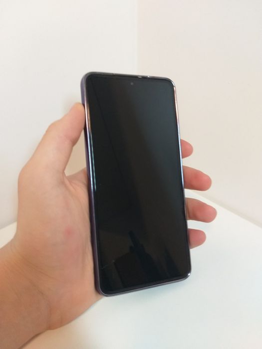 Samsung S21 plus у в ідеальному стані