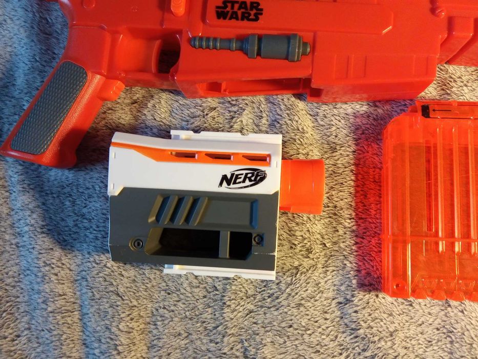 Pistolet na strzałki Star Wars + 3x magazynek 6strzałek