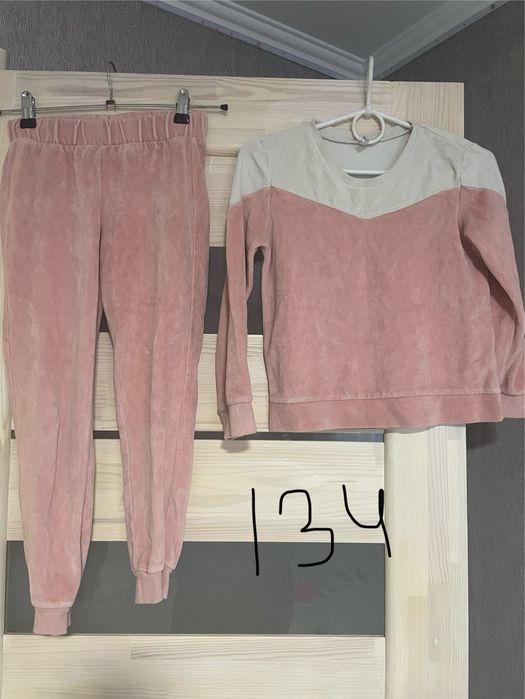 Одяг для дівчинки