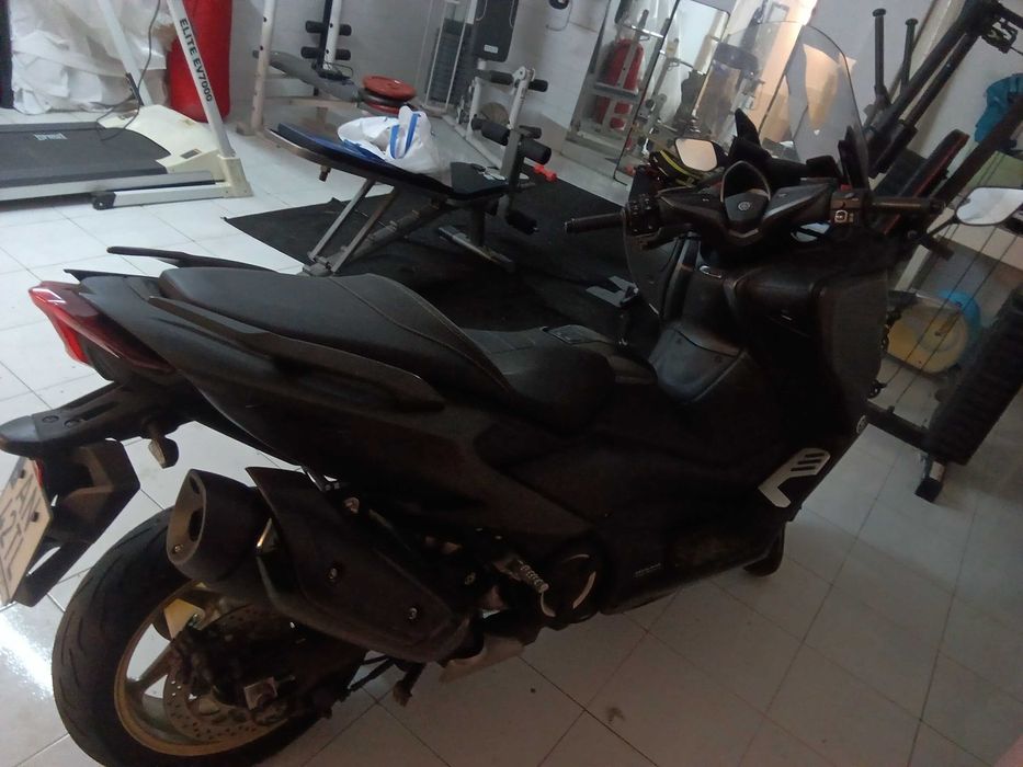 TMX 560 /2022.  10.000 mota de garagem poucos klms como nova