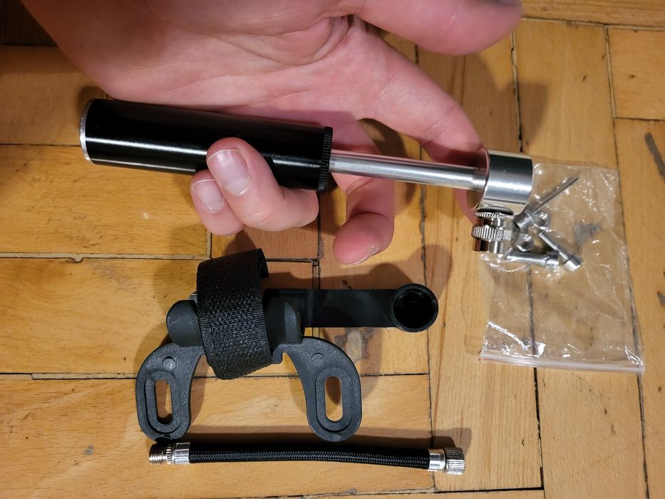 Mikro pompka szosowa mtb z dodatkami