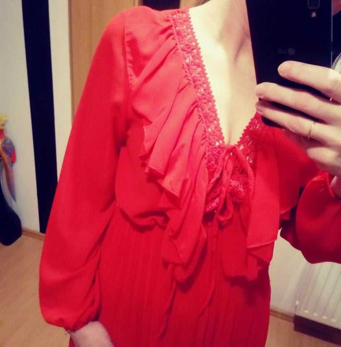 Włoska czerwona sukienka