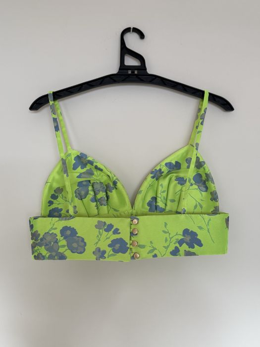 Crop top e calções verde fluorescente
