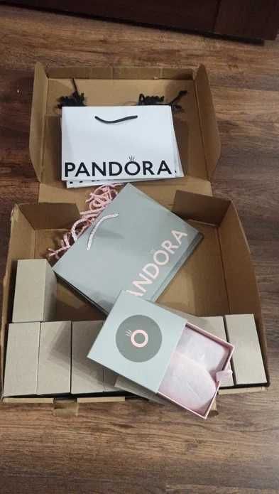 Torebki prezentowe średnie 11szt + Pudełka duże 4szt PANDORA Dla Mamy