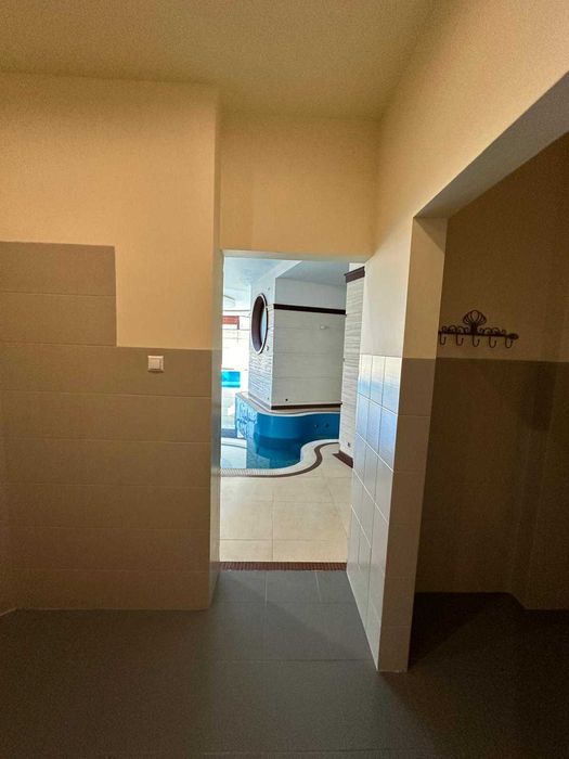 Ekskluzywna Posiadłość Smart Home z Kortem Tenisowym