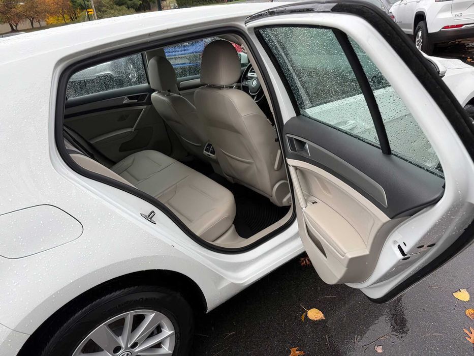 Volkswagen Golf      2015