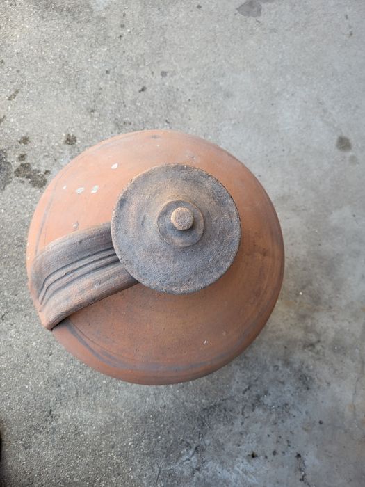 Talhas de barro muito antigas 1 com torneira