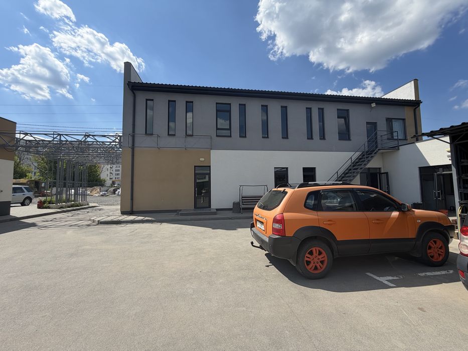 Продаж комерційного комплексу з фасадними приміщеннями та високим потенціалом розвитку