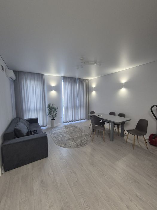 Терміново здаєтсься велика гарна 1.5 кім квартира ЖК Квадрат