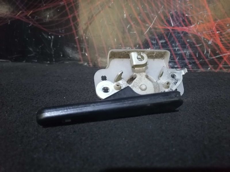 Fecho Da Tampa Do Combustivel Nissan Primera (P11)