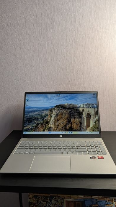 Hp laptop 15-fc0081nr 15.6fhd Ryzen 3 7320u 8 ddr5 128 gb mendocino512