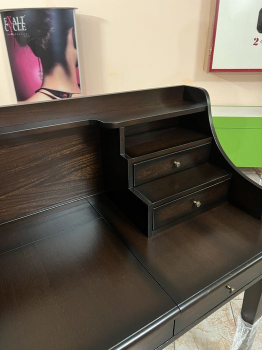 Туалетный столик ручной работы из массива береста, цвет венге