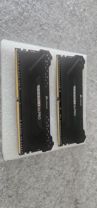 Corsair Vengeance RGB Pro 32gb (2x16gb) DDR4 3200MHz CL16
