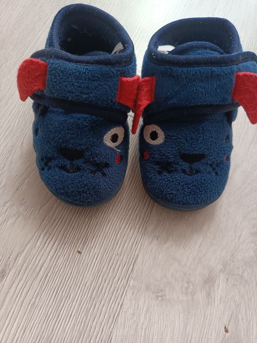 Kapcie chłopięce rozmiar 22