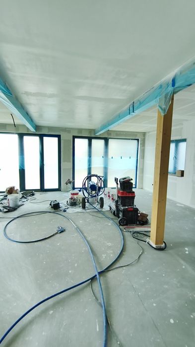 Adaptacja poddasza ,malowanie, szpachlowanie, remonty