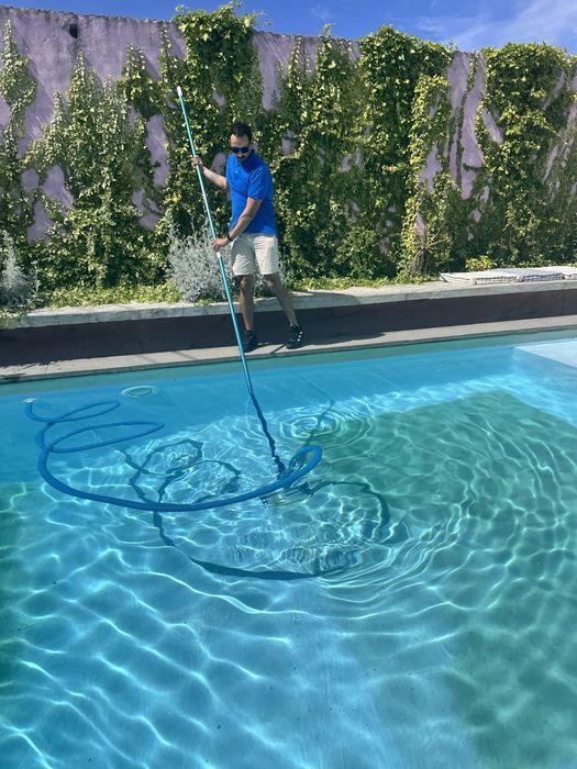 Limpeza e manutenção de piscinas