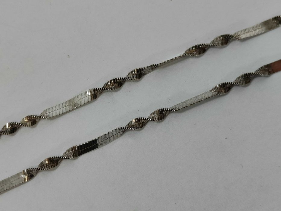 SB194 Srebrny łańcuszek 3,9 G  46 CM