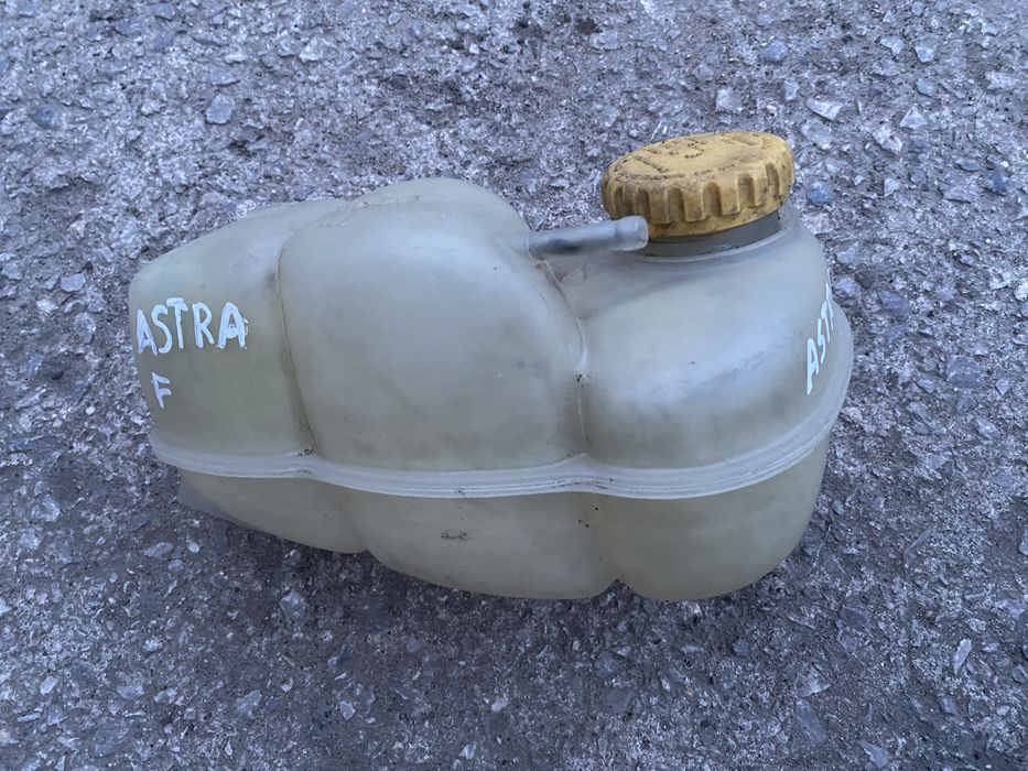 Opel Astra F 1 zbiornik zbiorniczek wyrownawczy oryginal