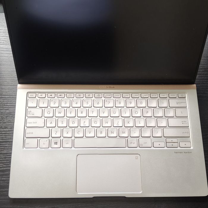 Komputer Asus Zen book 14