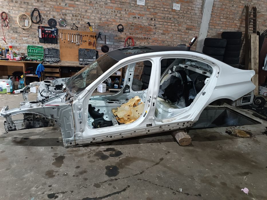 Кузов bmw f30 чверть передня bmw f30 криша бмв ф30 чверть bmw f30