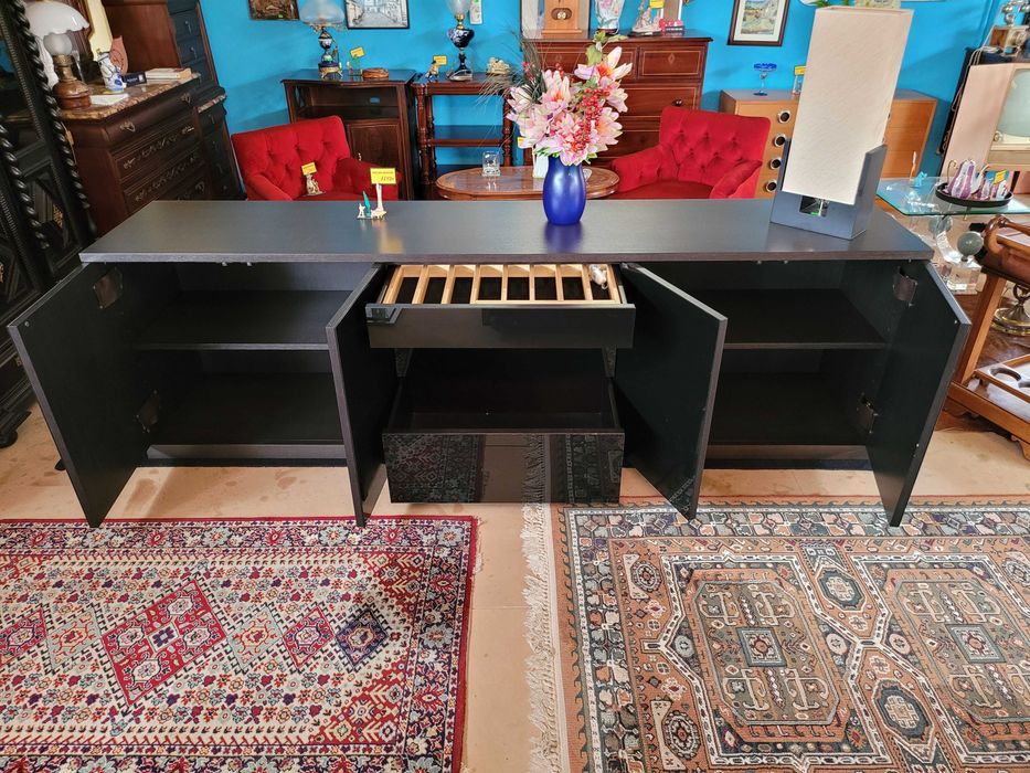 Grande aparador de marca Antarte - Como novo