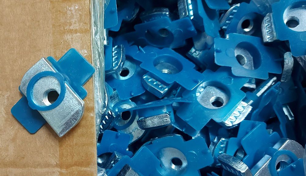 Профіль, та кріплення для сонячних панелей, баластні системи.