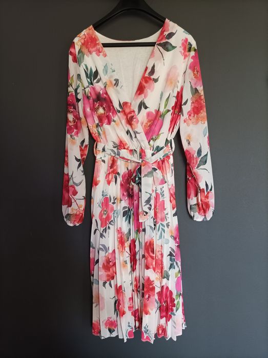 Sukienka kopertowa biała w kwiaty