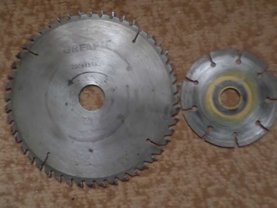 Диск алмазный отрезной. 115 мм. и диск по деревуД 200х30 ММ.