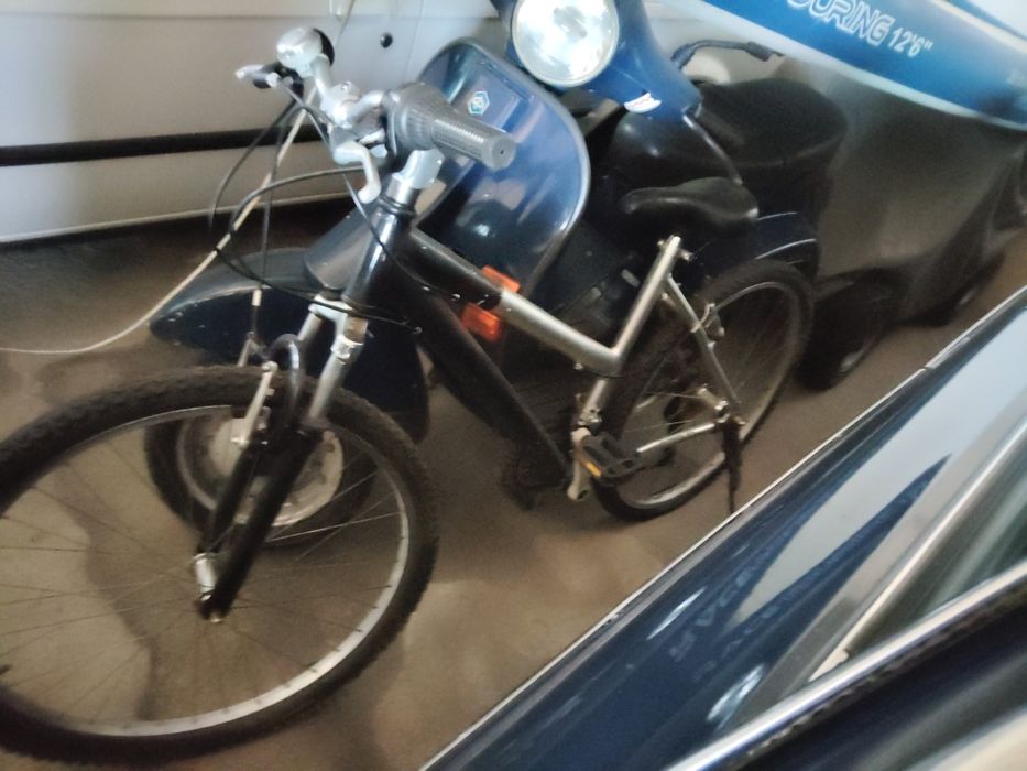 Bicicleta em alumínio com vários material da SHIMANO  SIS.