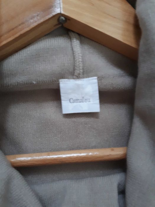 Beżowy golf Camaieu