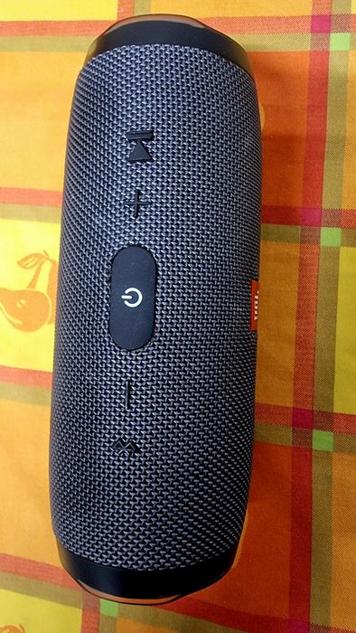 Coluna JBL Charge Essential em bom estado