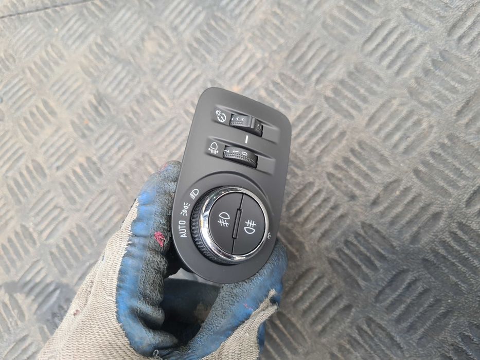 Opel Crossland lift 2022r włącznik przełącznik świateł