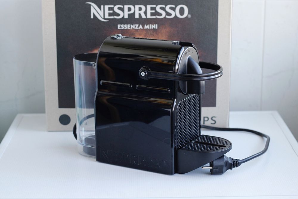 Máquina De Café Nespresso Delonghi En80.b Inissia Preto