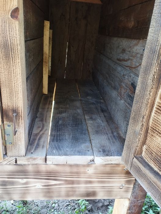 Клітка для кролів дерев'яна