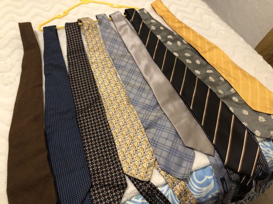 Lote de gravatas diversas marcas