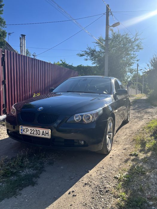 BMW E60 530i офицал