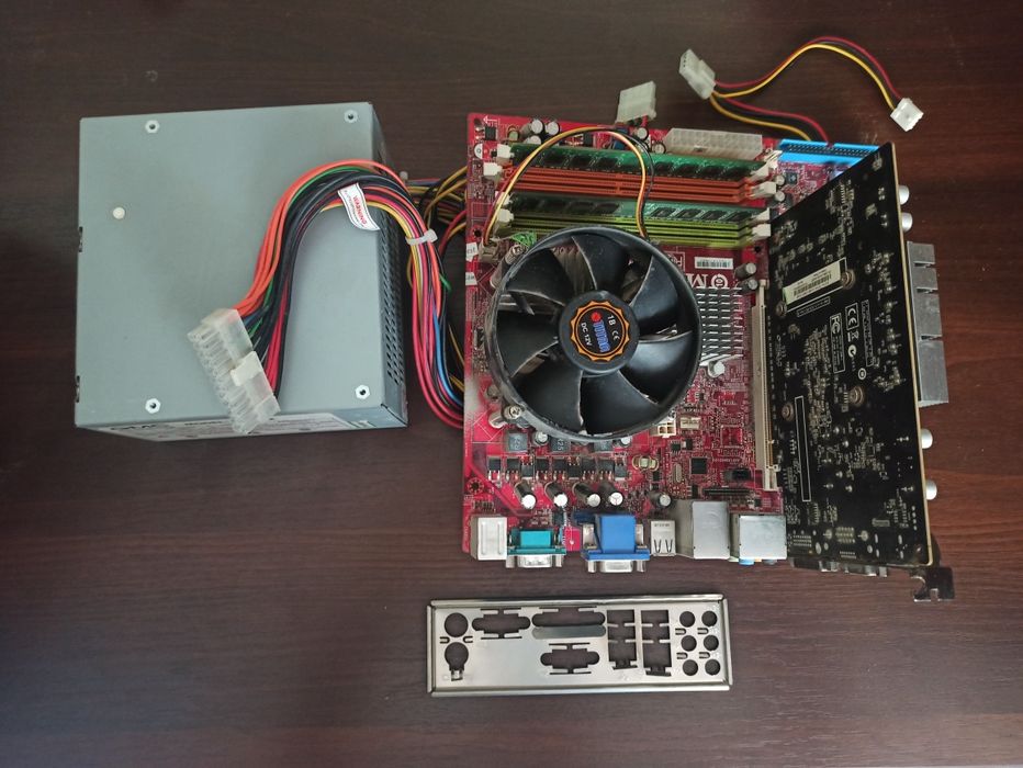 Комплект MSI G31M2-F V1,+ Intel Core2 Duo E8400 3.00GHz.+Zotac gt 240