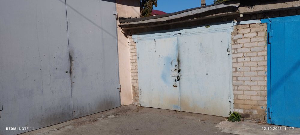 Гараж 44 кв. у дворі вул. Міжпланетна
