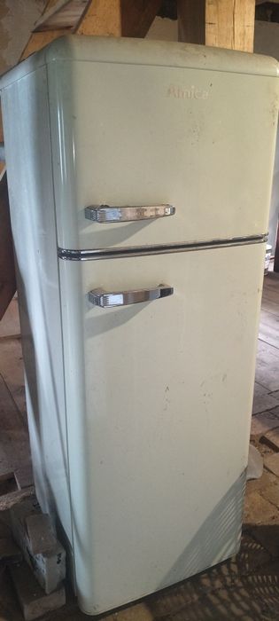 Lodówka retro amica kremowa